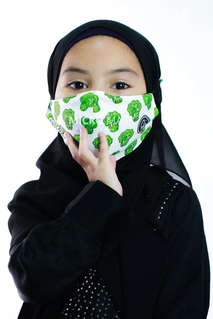 Micro Mask Kids Eat Halal Food 01